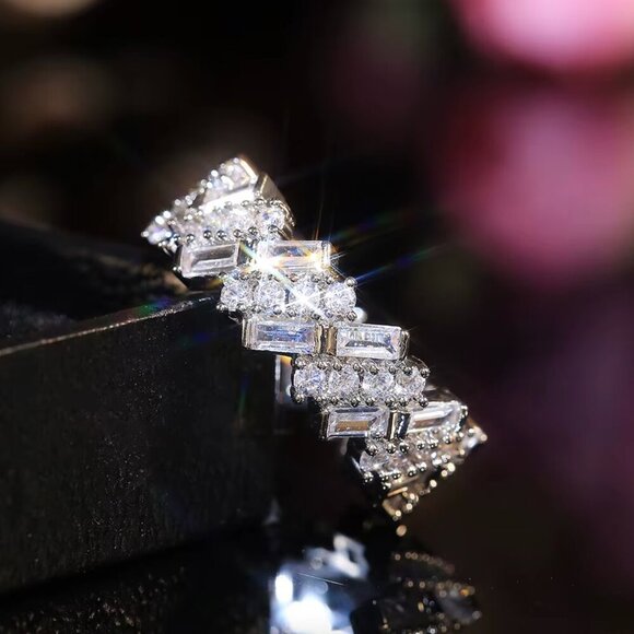 18k White Gold Diamond Ring Band Eternity Ring Baguette Cut - Picture 4 of 7